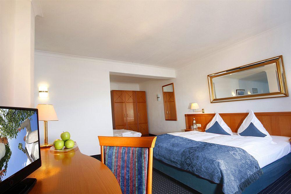 Hotel Ina Royal 3*